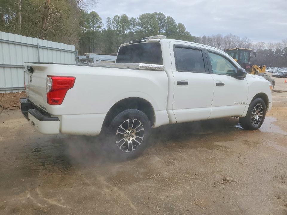 2022 Nissan Titan s