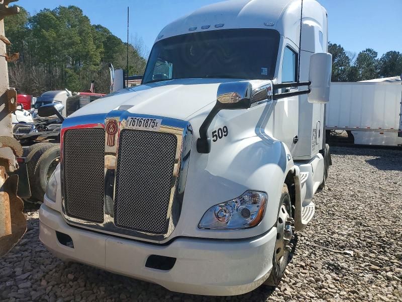 2018 Kenworth T680 Semi Truck