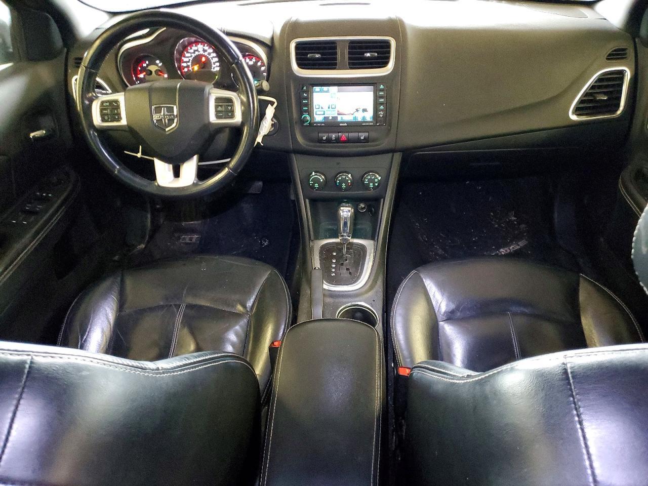 2011 Dodge Avenger lux