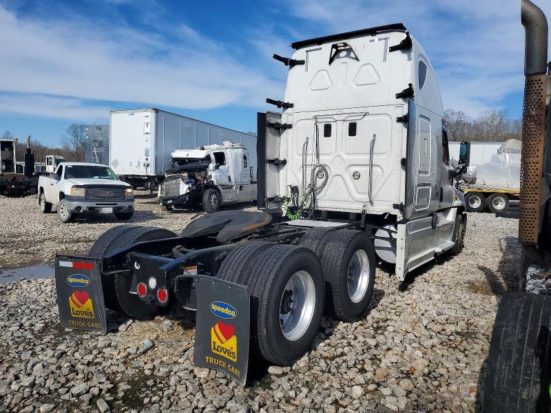 2014 Freigliner 2014 Freightliner Cascadia Semi Truck