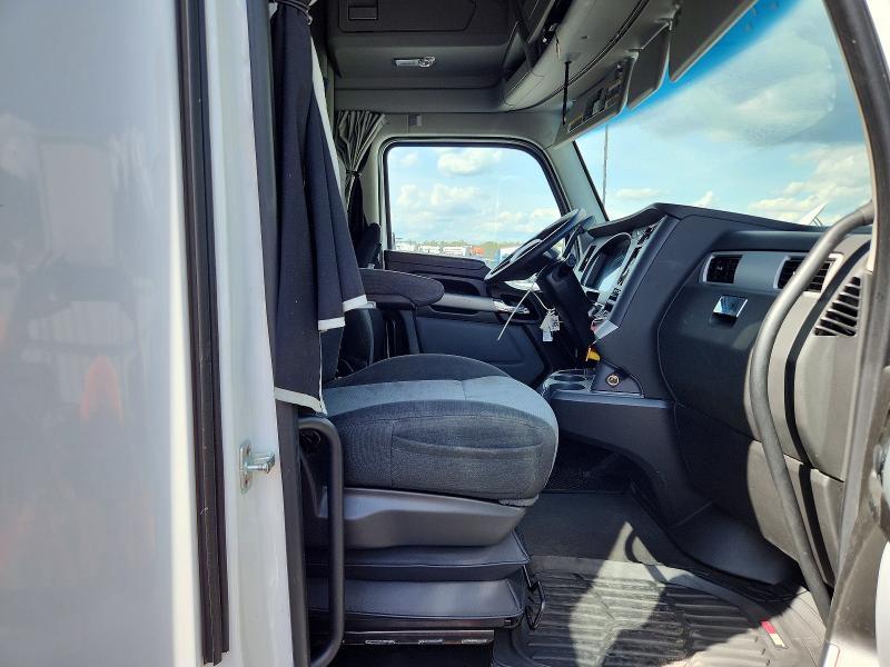 2023 Kenworth T680 Semi Truck