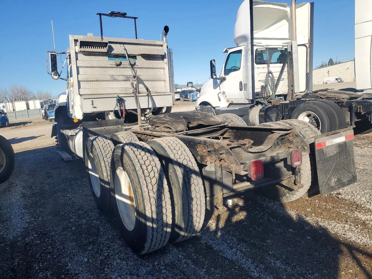 2000 Mack 600 CH600