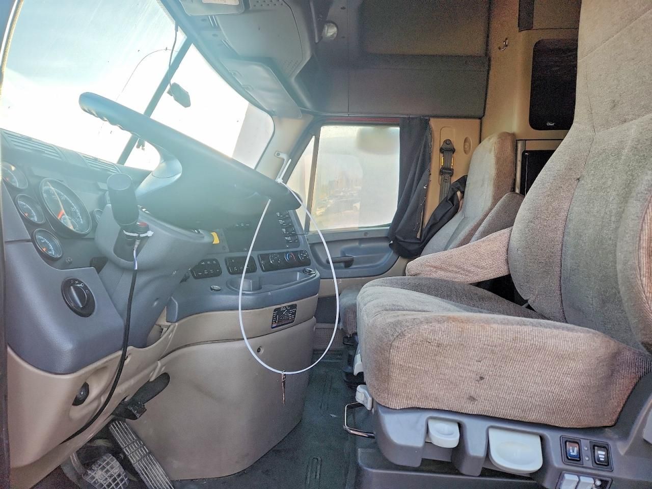 2017 Freightliner Cascadia 125