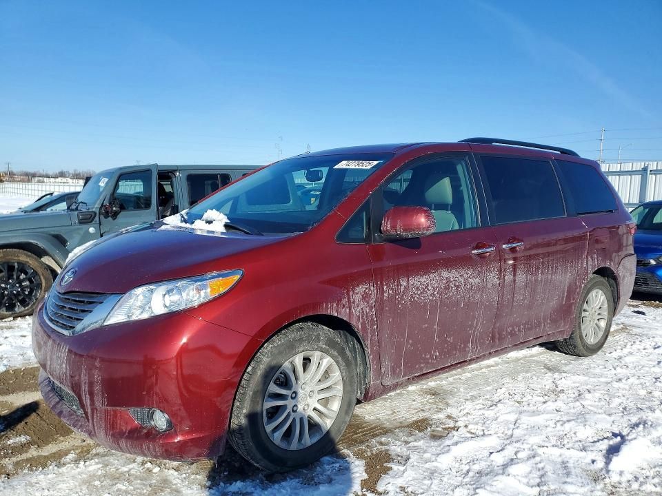 2016 Toyota Sienna xle