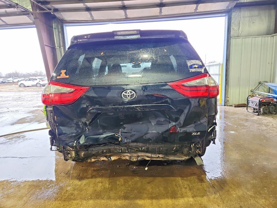 2020 Toyota Sienna xle