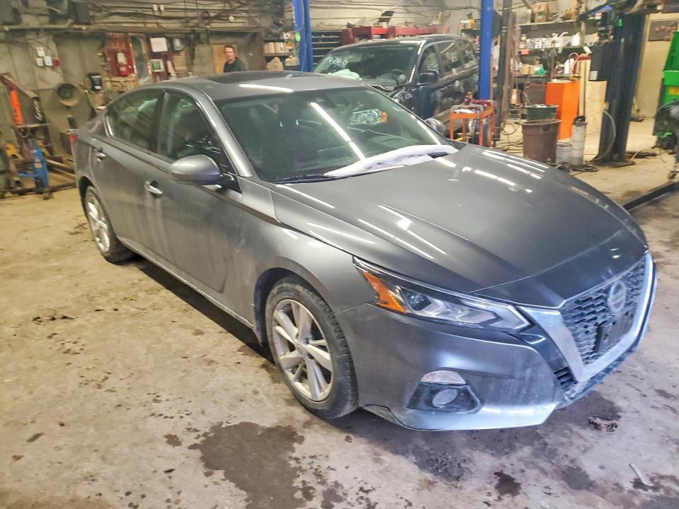 2019 Niss Altima sv