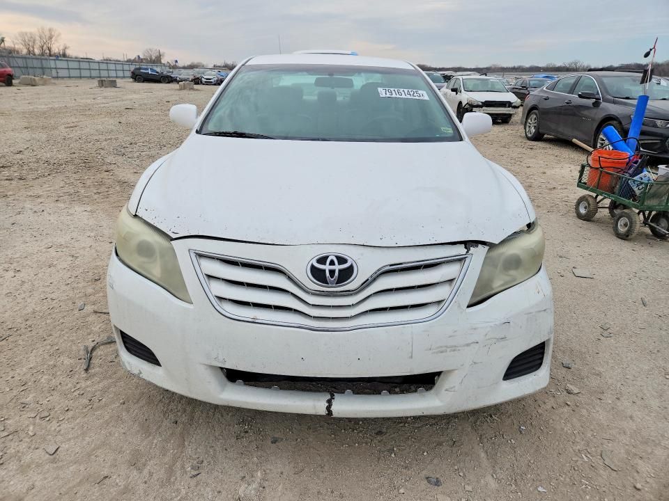 2010 Toyota Camry le