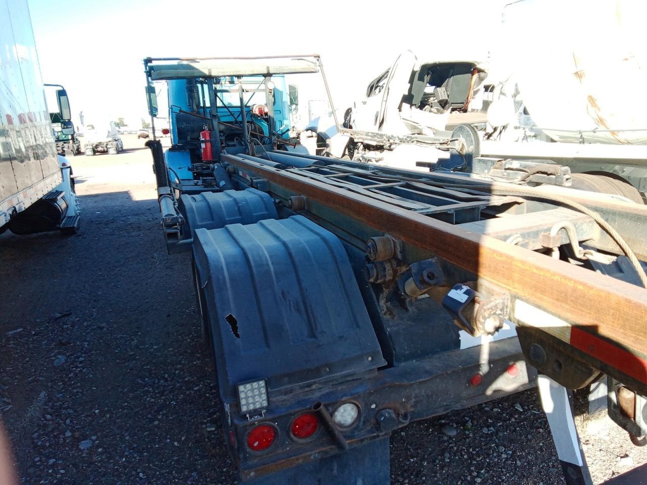 2004 Autocar WX ROLL-OFF Container Truck