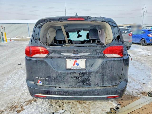 2019 Chrysler Pacifica Touring l
