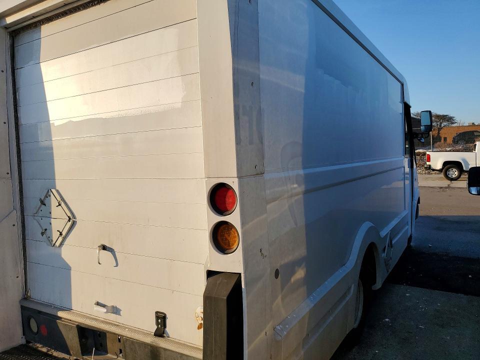 2012 Isuzu NPR-HD Delivery Truck