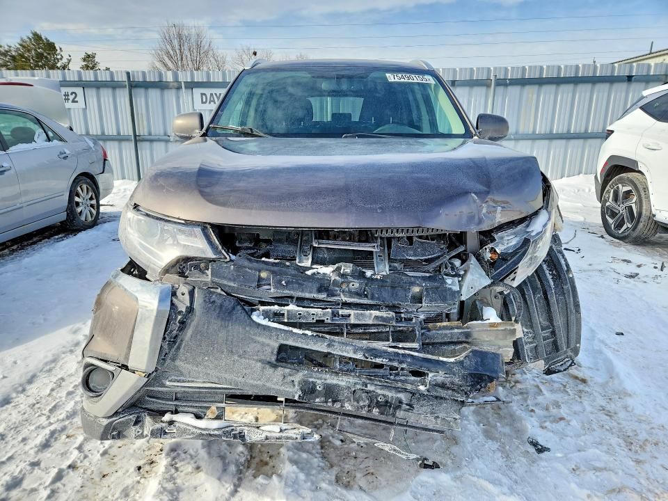 2018 Mitsubishi Outlander es