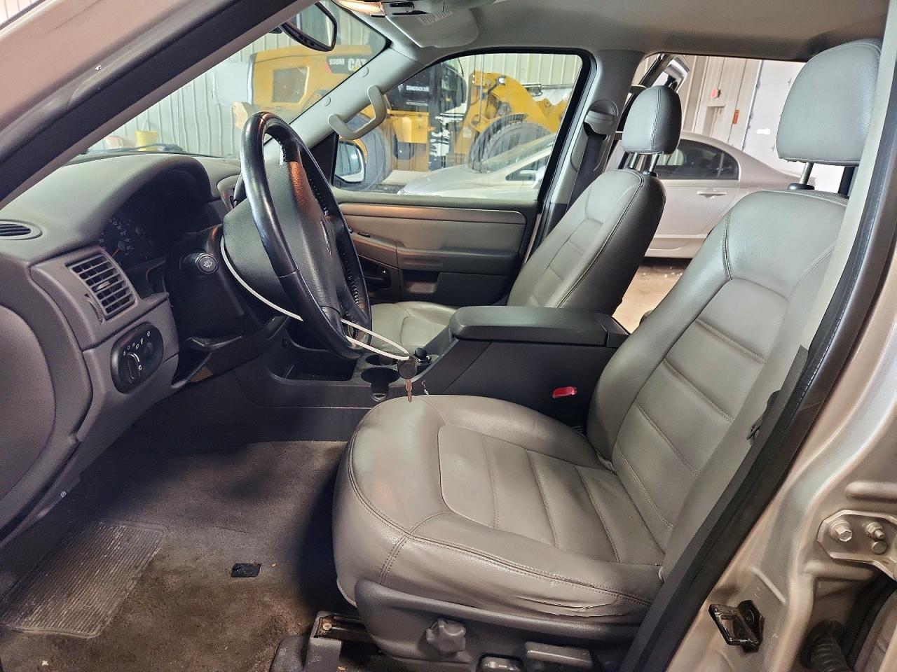 2004 Ford Explorer xlt