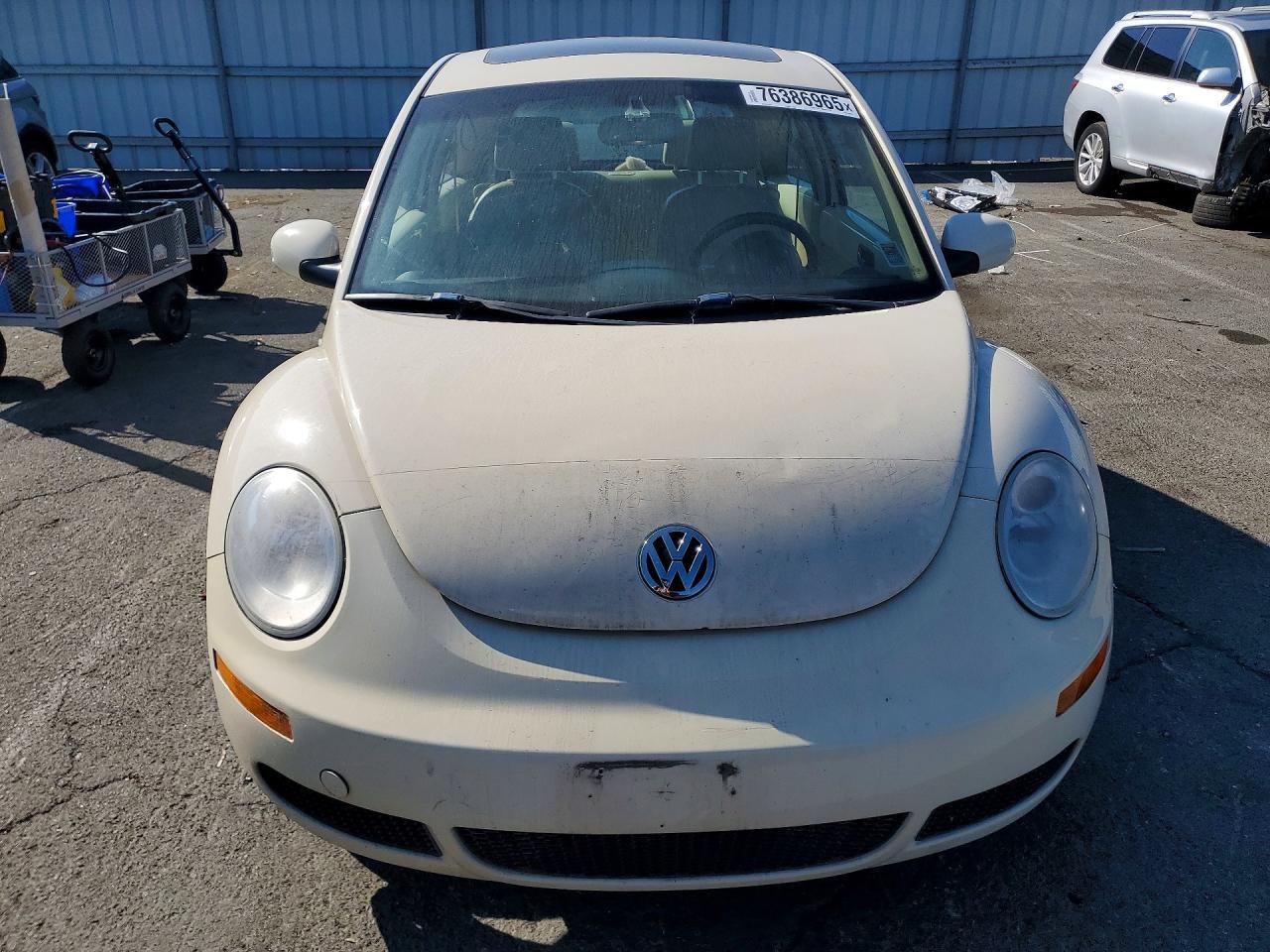 2008 Volkswagen New Beetle s