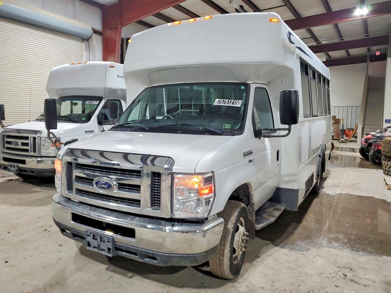 2016 Ford Econoline E350 Super Duty Cutaway Van