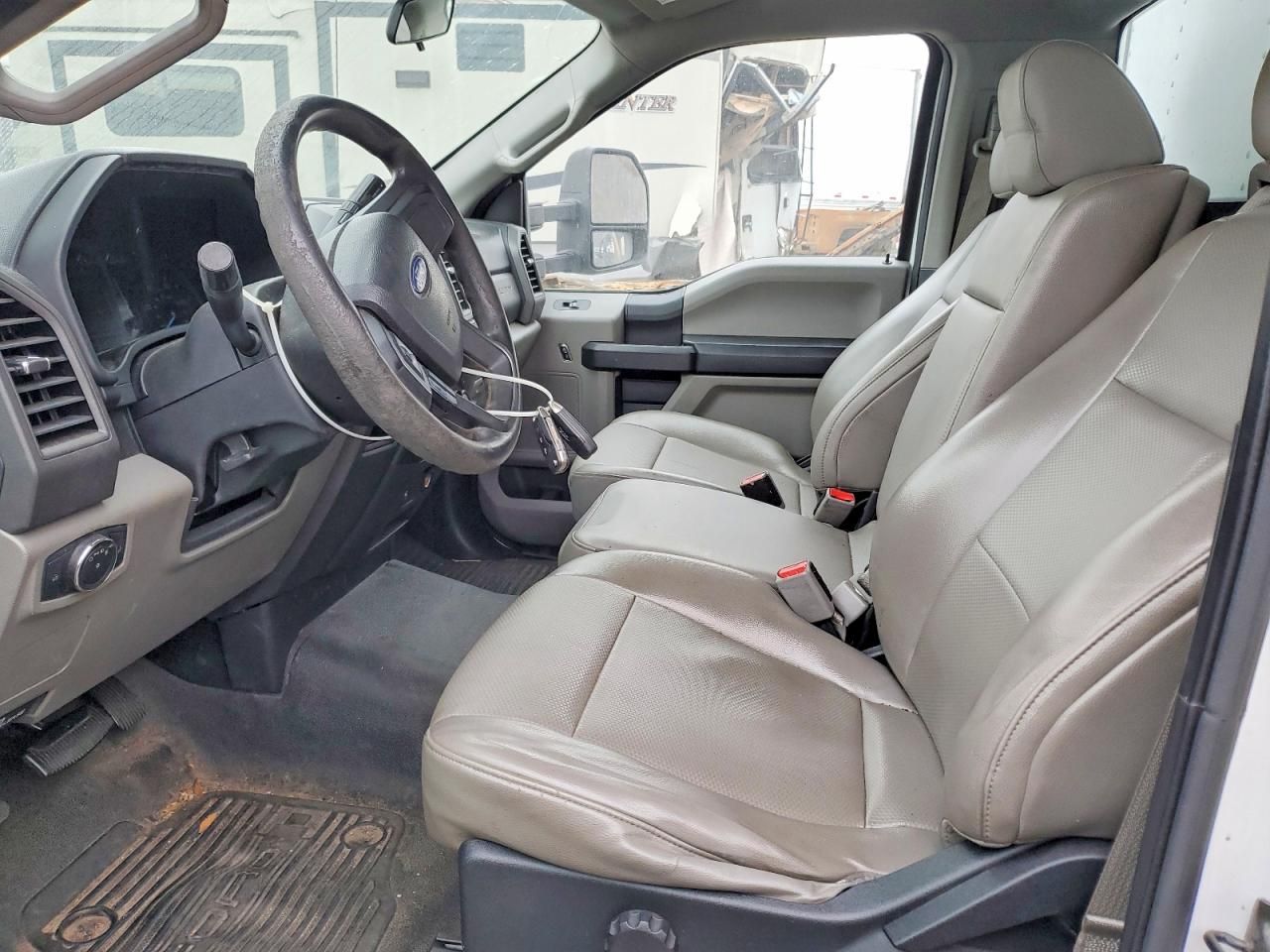 2017 Ford F350 Super Duty BOX Truck