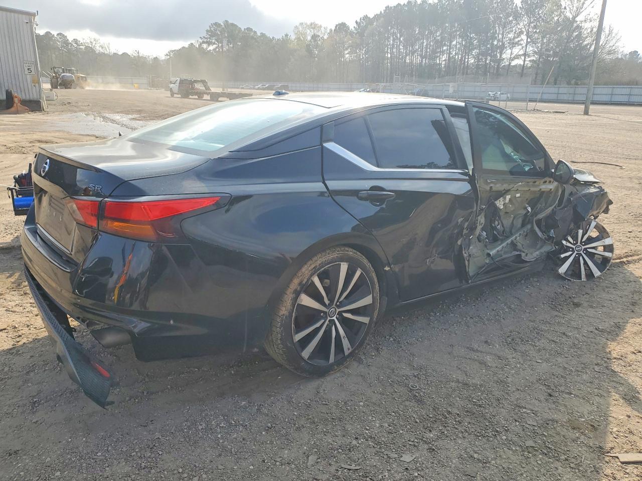 2019 Niss Altima 2.5 sr