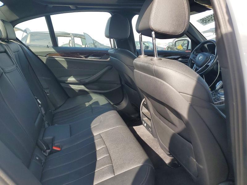 2021 BMW 530