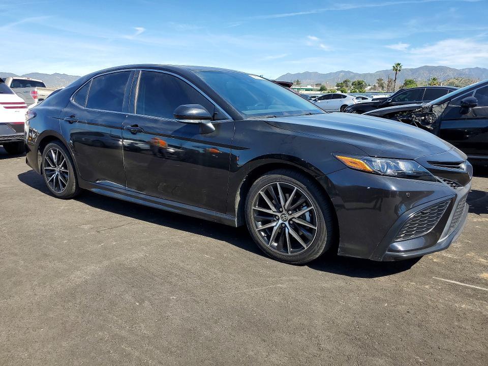2023 Toyota Camry Hybrid se