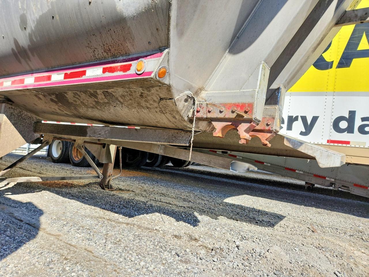 2013 Mac Trailer 2013 MAC END Dump Trailer