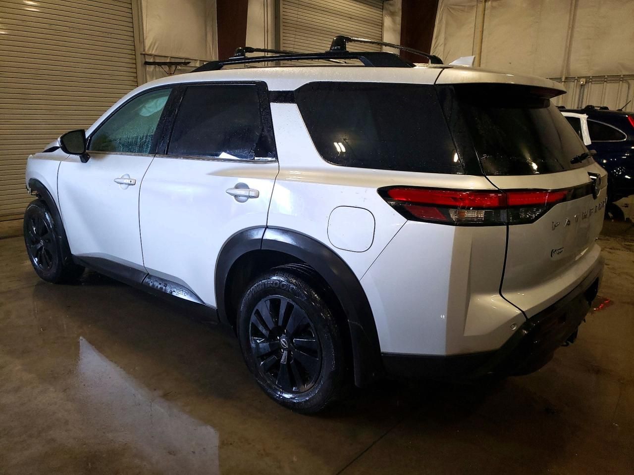 2022 Nissan Pathfinder sv