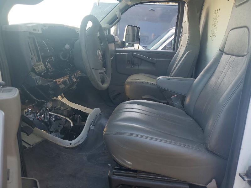 2022 GMC Savana BOX Truck