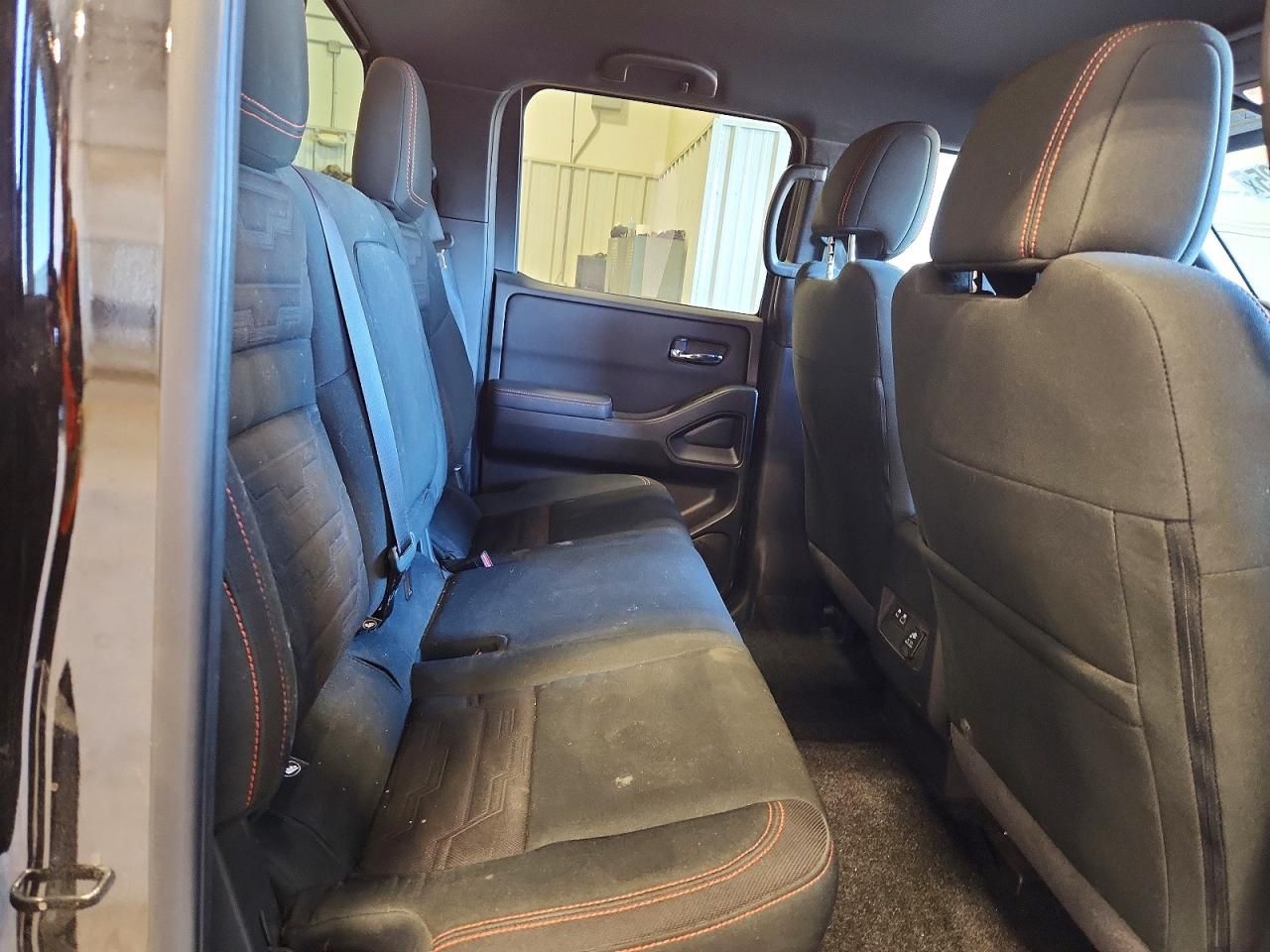 2023 Nissan Frontier s