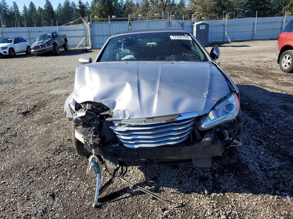 2013 Chrysler 200 Touring