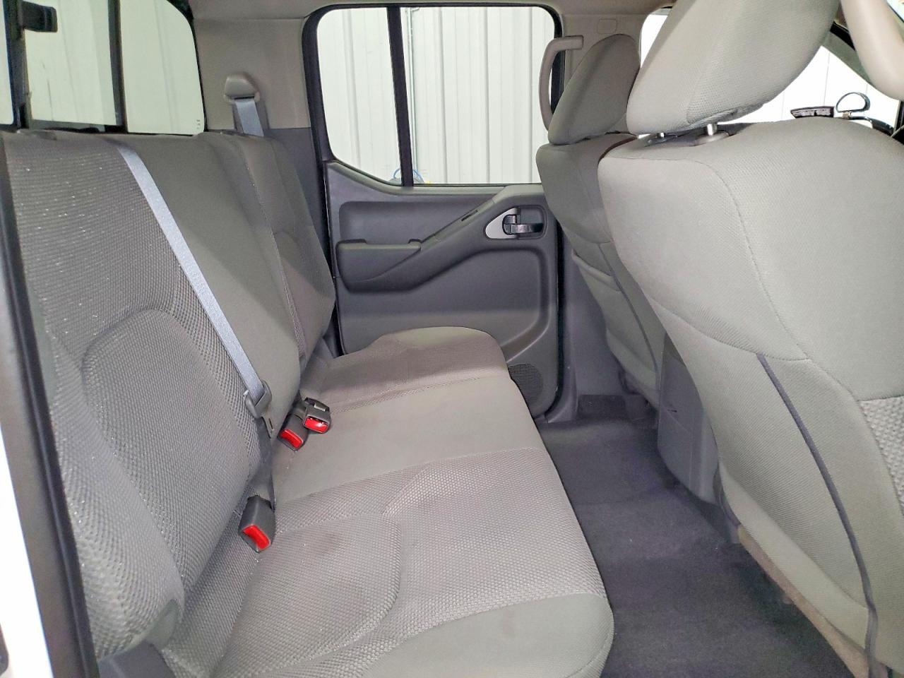 2020 Nissan Frontier s