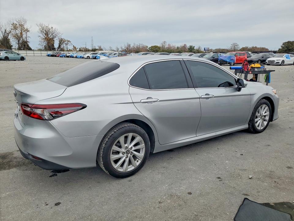 2023 Toyota Camry le