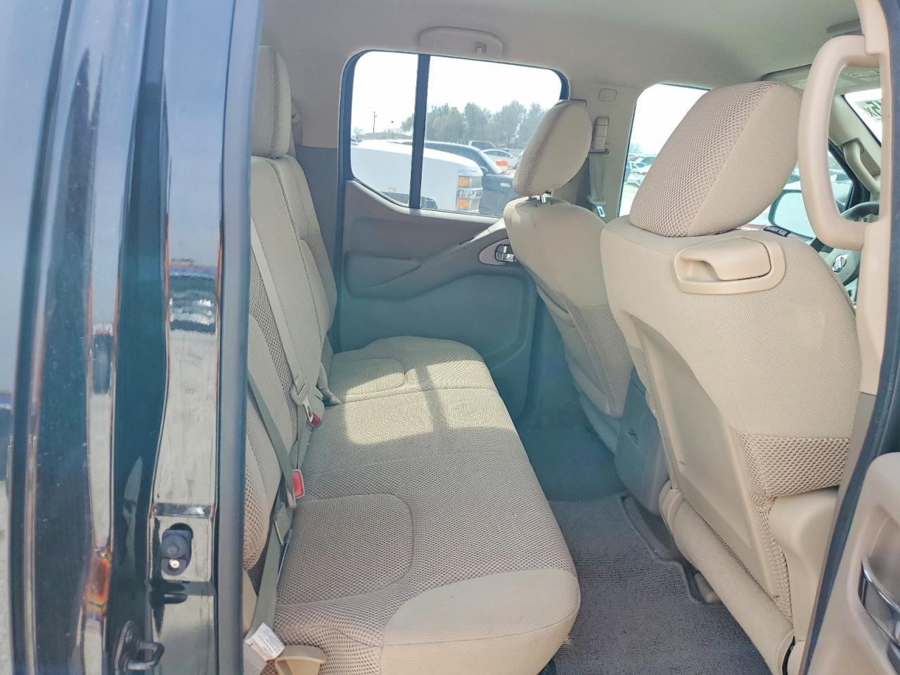 2012 Nissan Frontier s