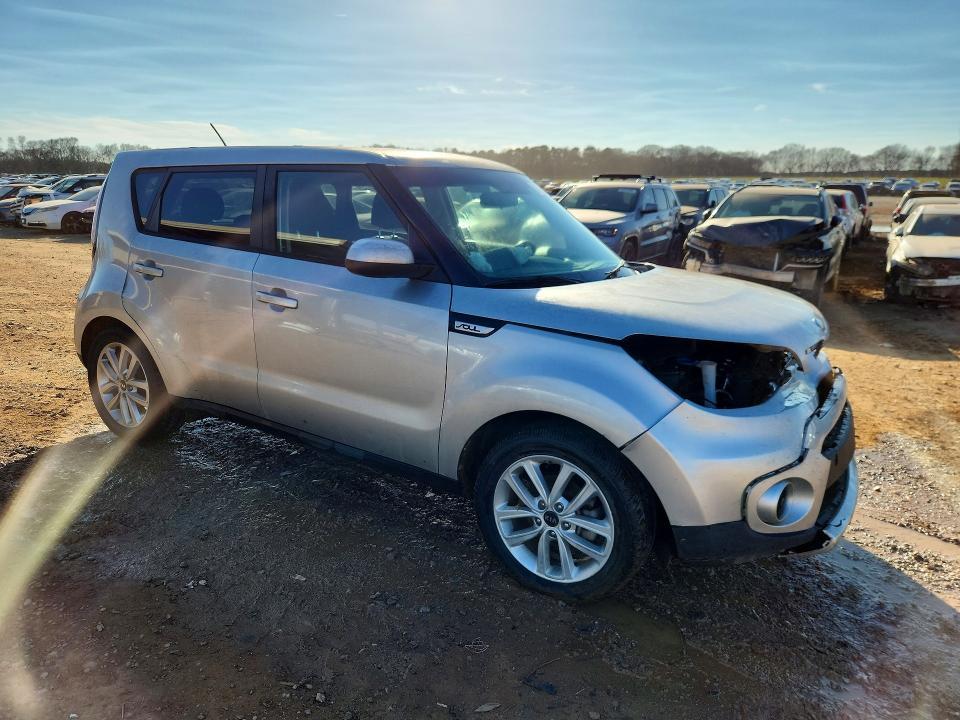 2017 KIA Soul +