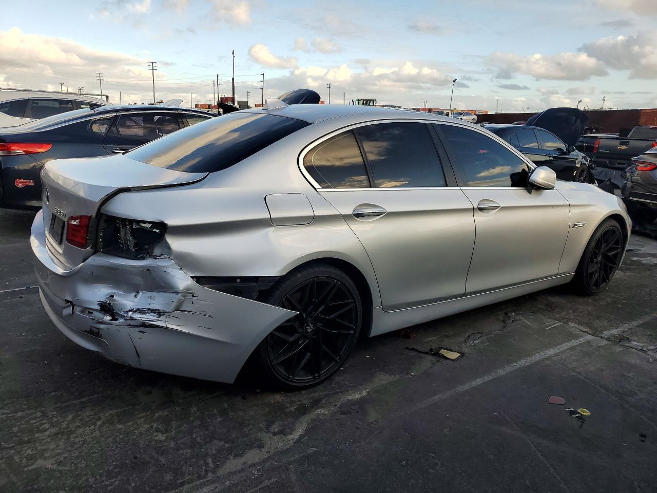 2011 BMW 528 i