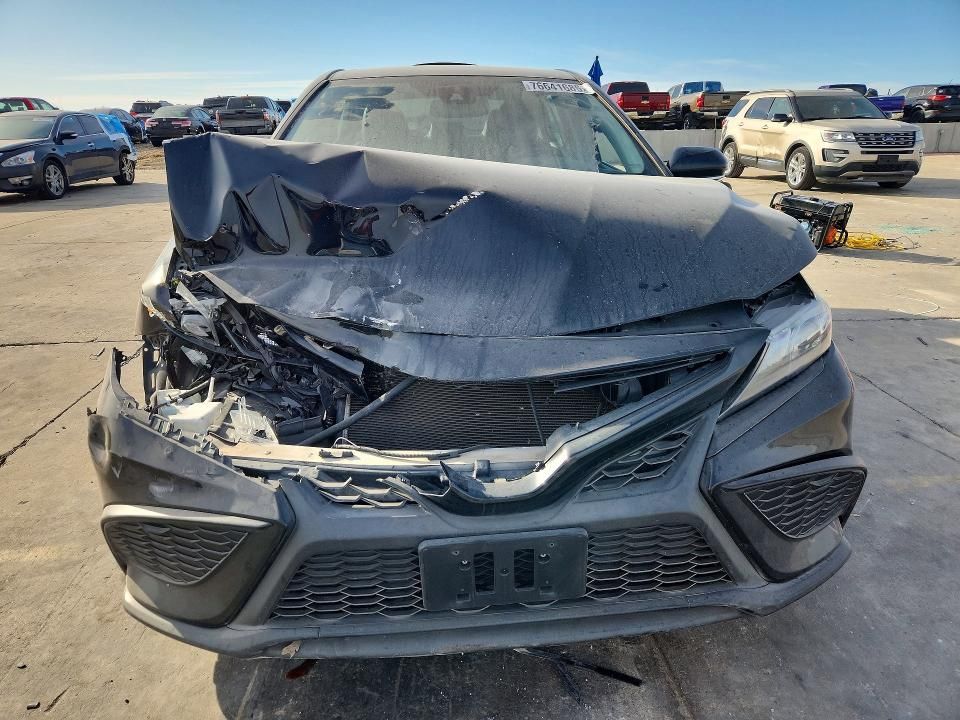 2022 Toyota Camry se