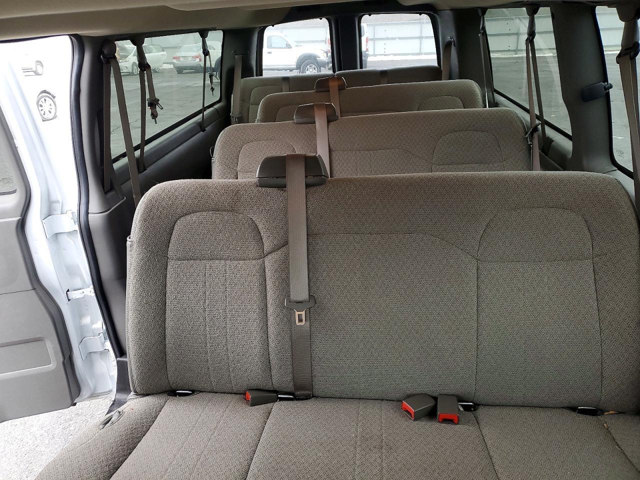 2025 GMC Savana G3500 LT