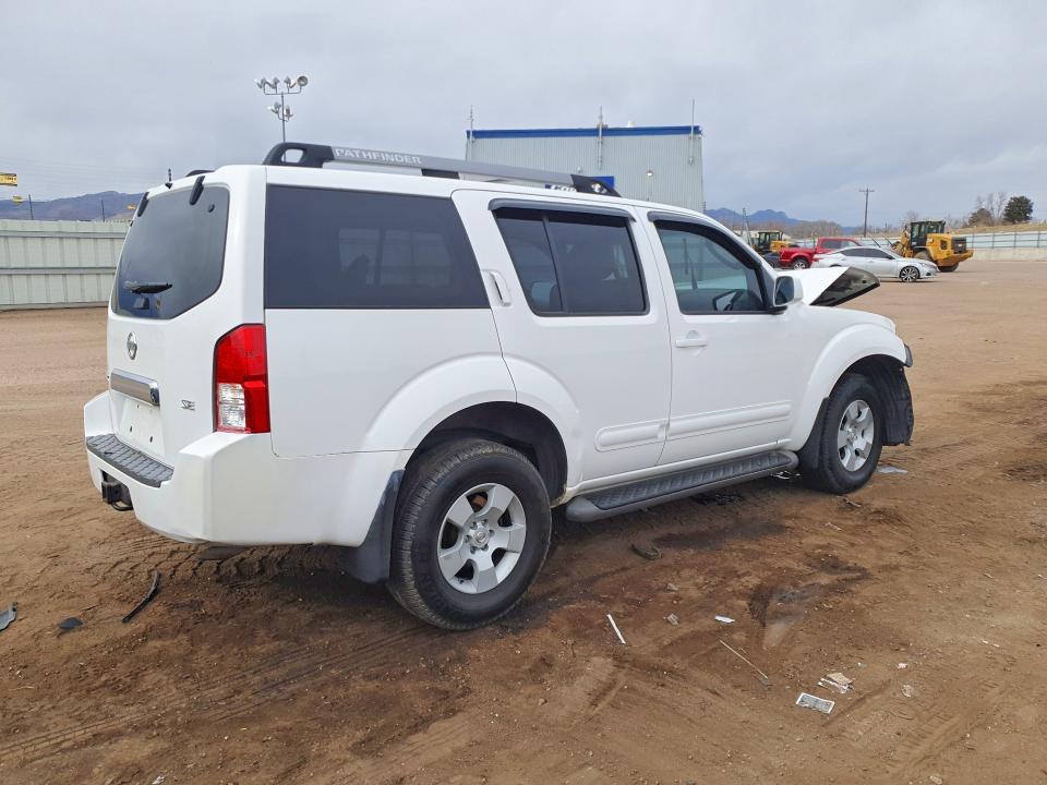 2005 Nissan Pathfinder le