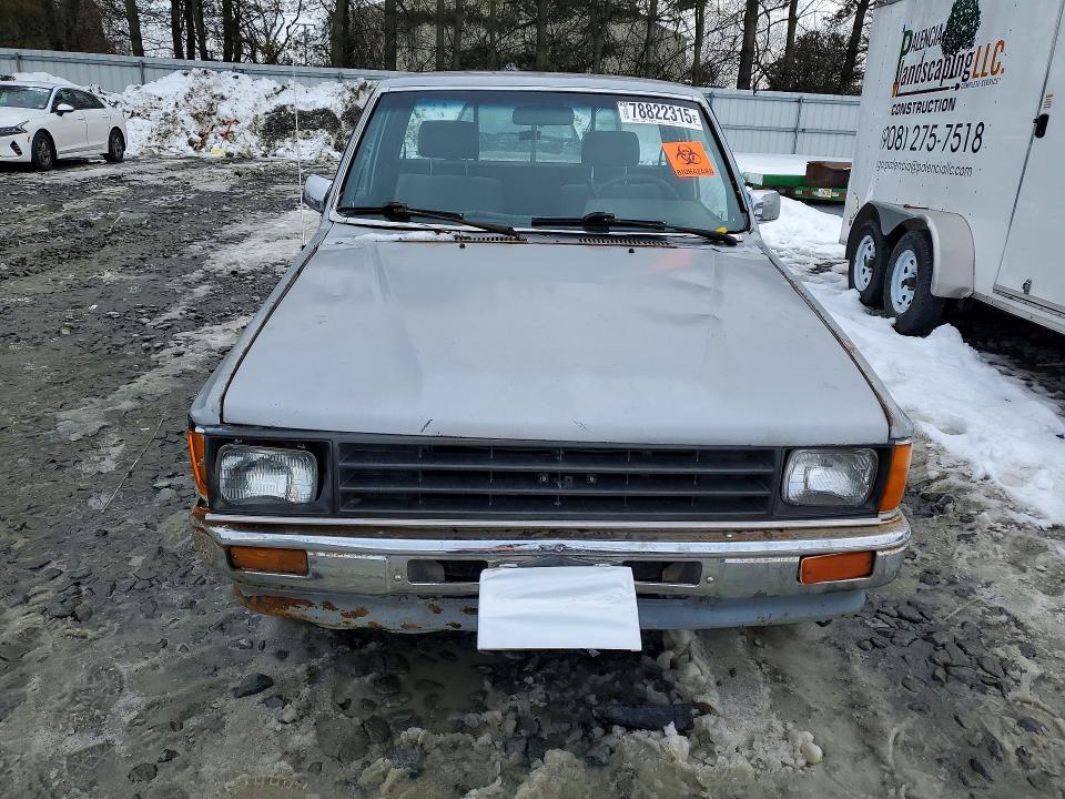 1987 Toyota Pickup Deluxe