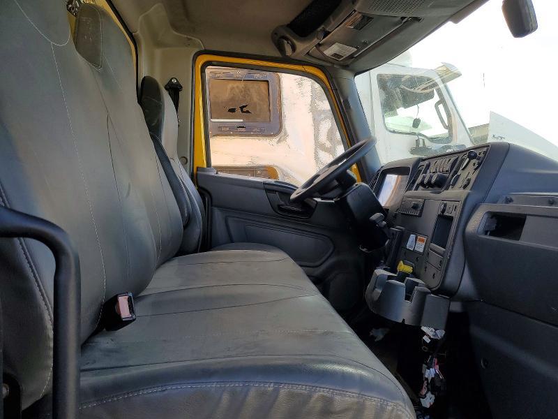 2023 International MV607 BOX Truck