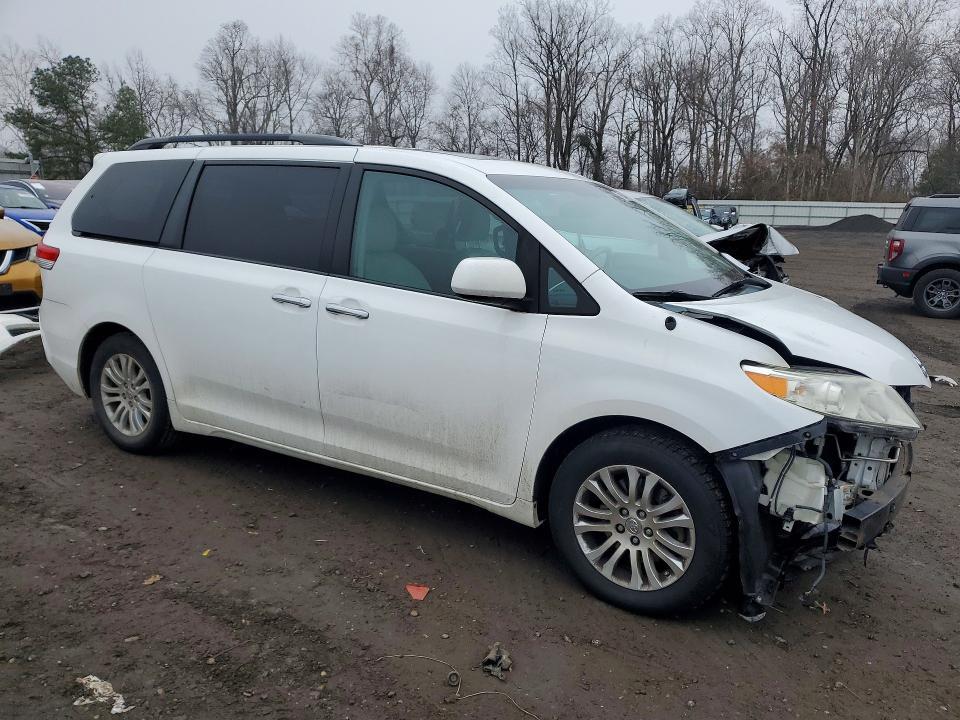 2013 Toyota Sienna xle