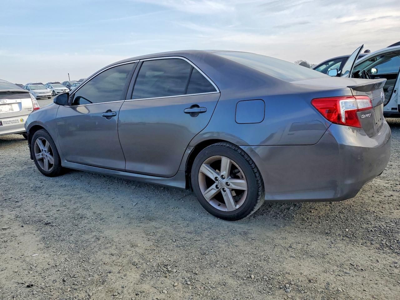 2013 Toyota Camry l