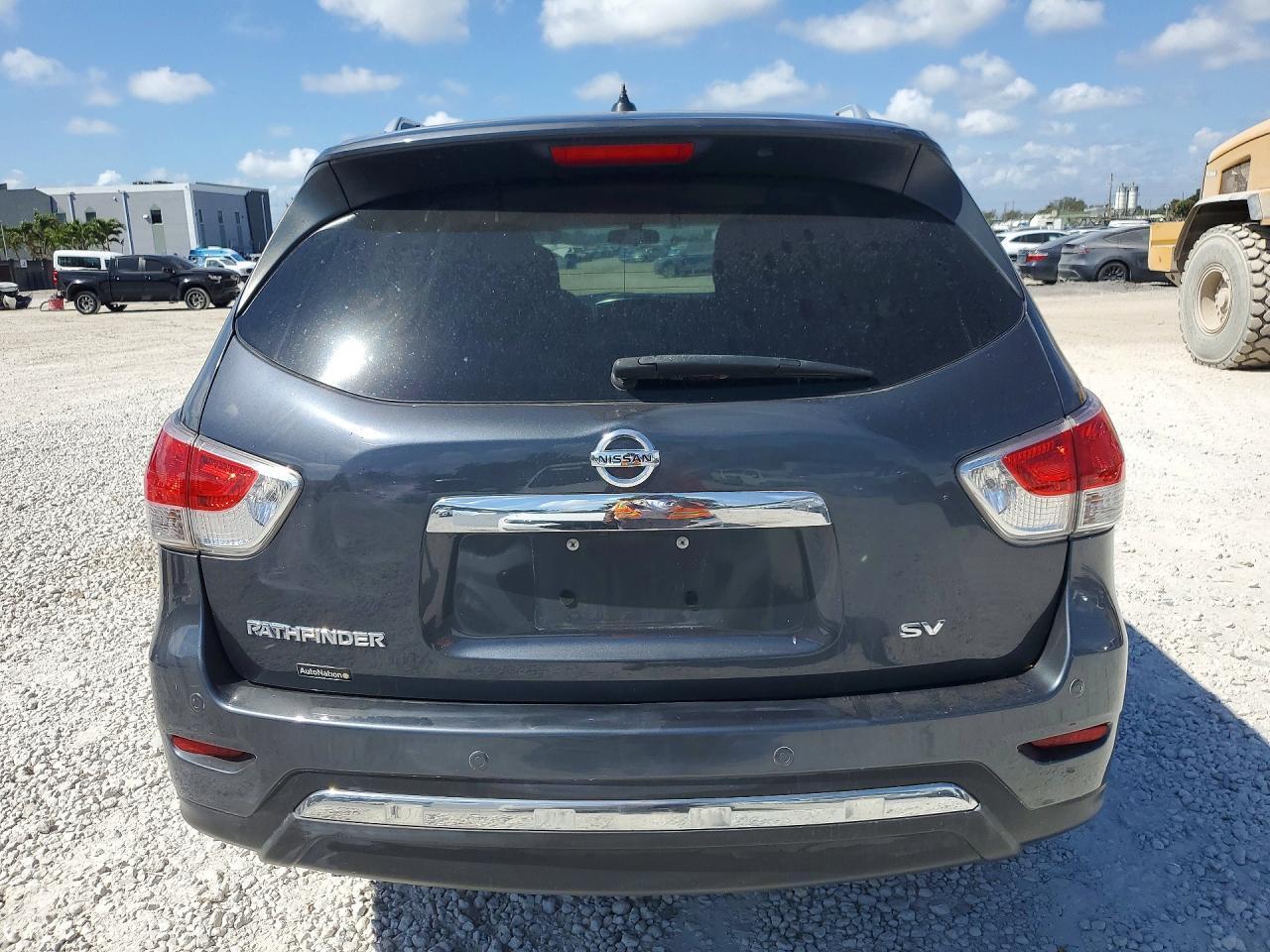 2013 Nissan Pathfinder s
