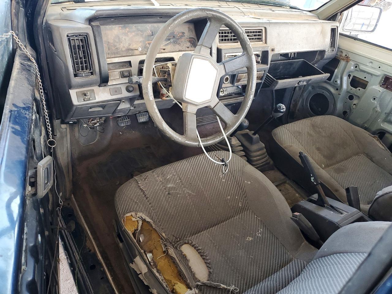 1986 Nissan D21 King cab