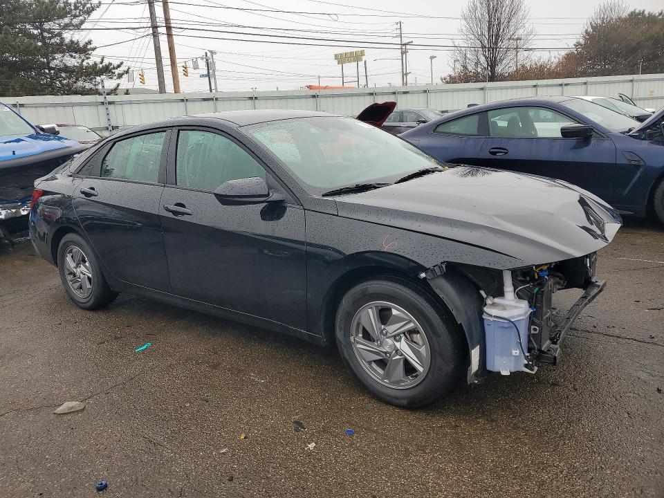 2025 Hyundai Elantra se