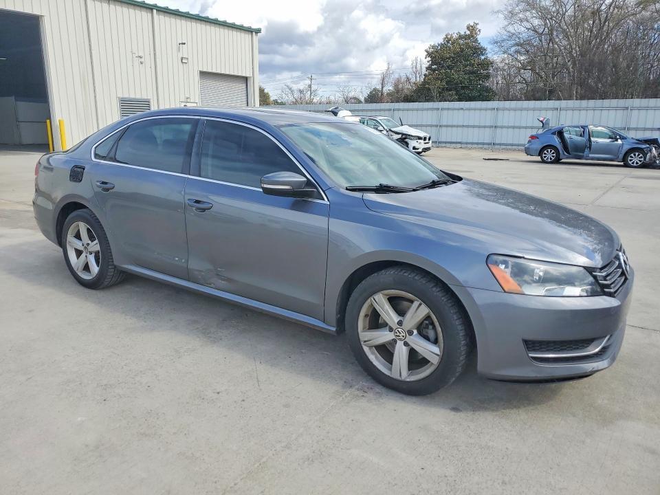 2013 Volkswagen Passat se