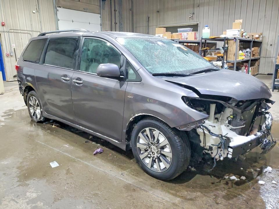 2019 Toyota Sienna xle