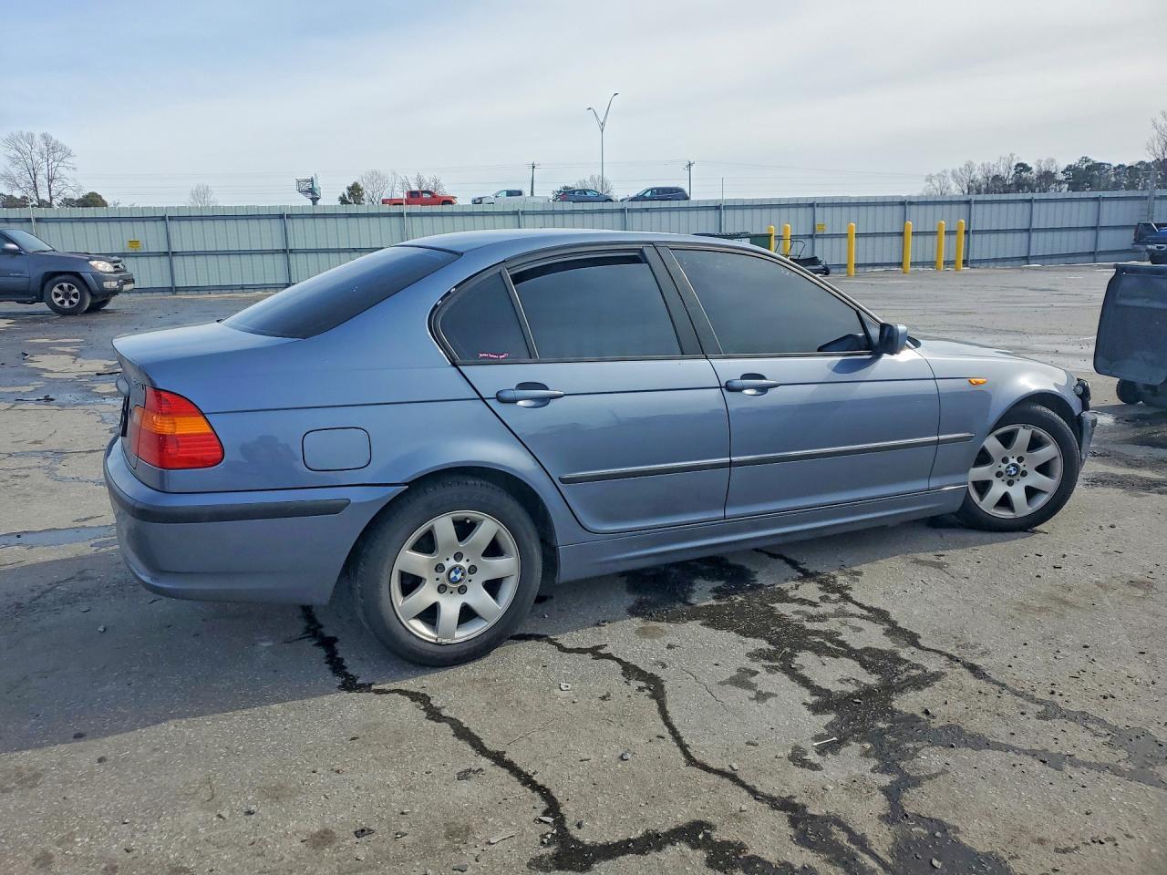 2003 BMW 325 i