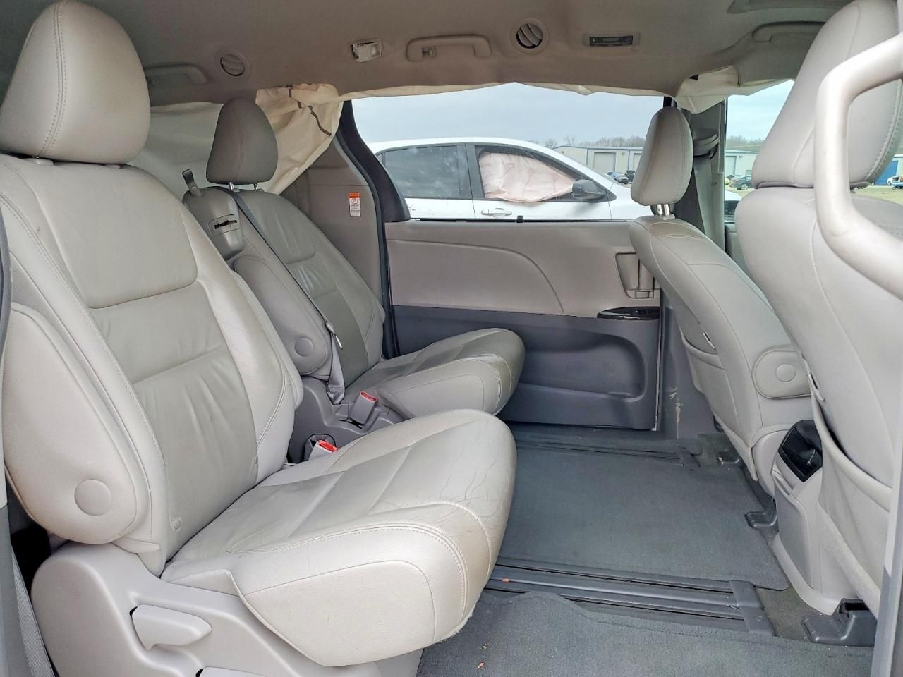2016 Toyota Sienna xle 8-passenger
