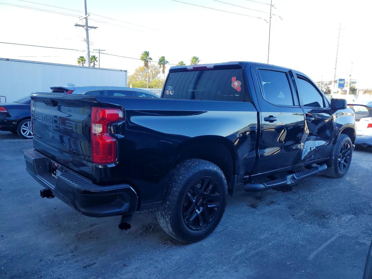 2025 Chevrolet Silverado C1500 Custom