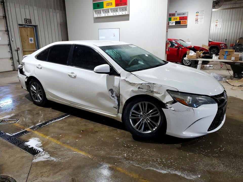 2015 Toyota Camry le