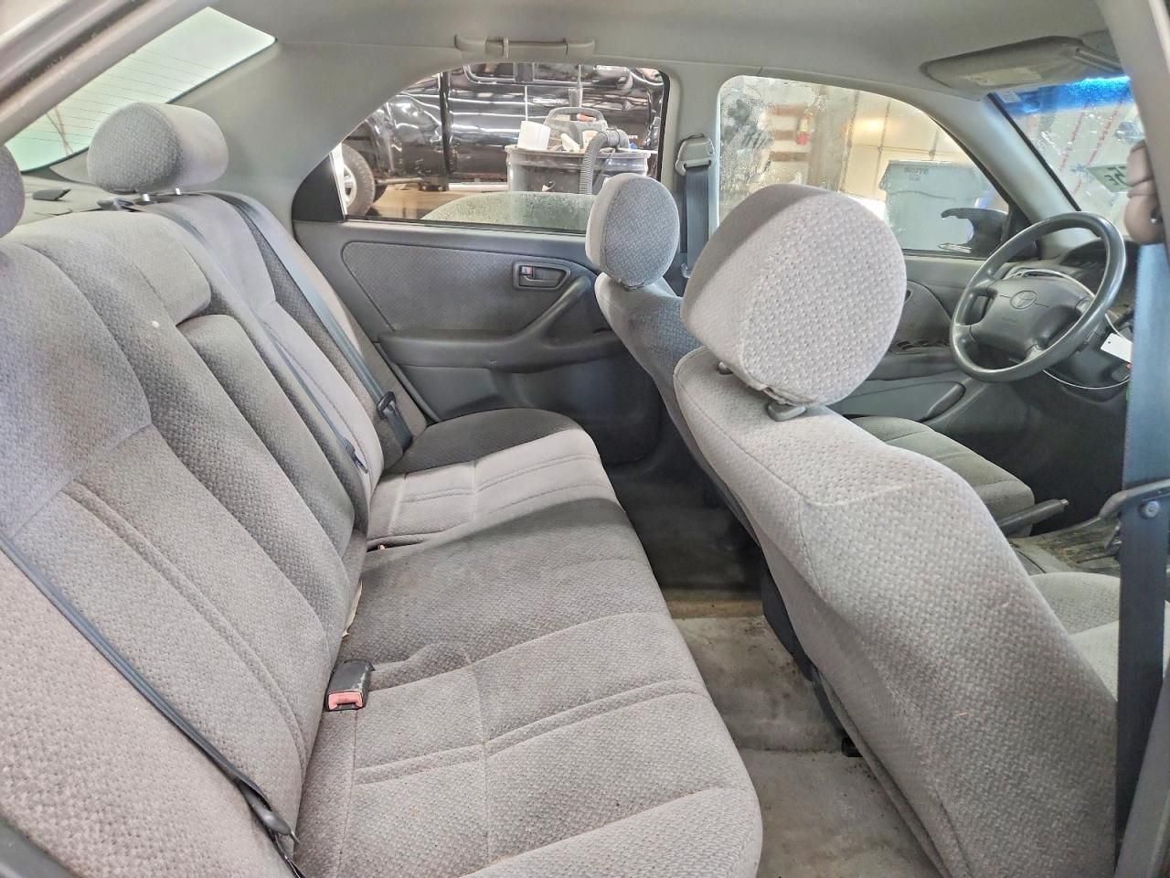 2000 Toyota Camry le