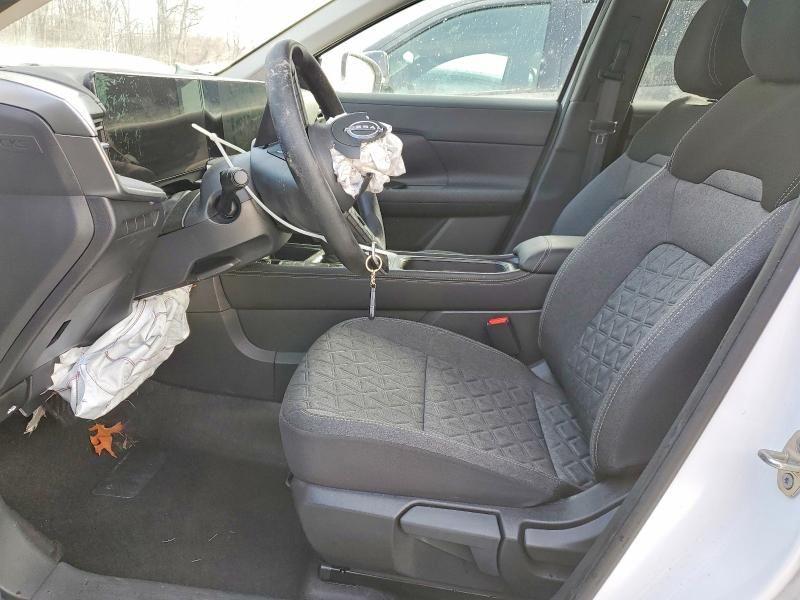 2025 Nissan Kicks sv